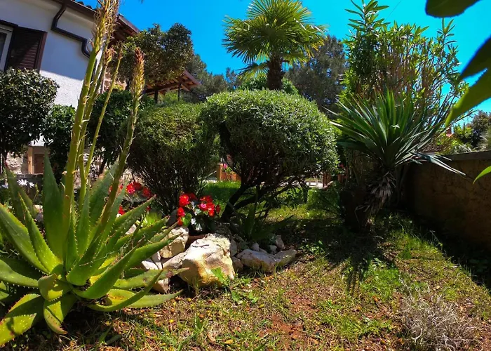 Apartment Apartments By The Sea Artatore, Losinj - 8020