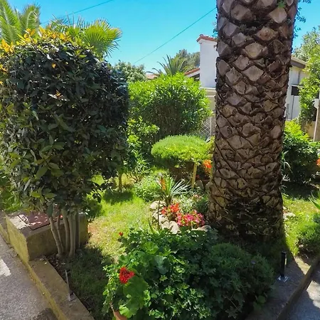 Apartment Apartments By The Sea Artatore, Losinj - 8020 Cunski